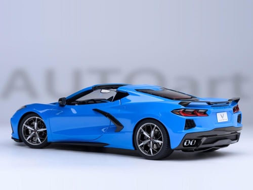 Chevrolet Corvette C8 Stingray Z51 Rapid Blue 1:18...