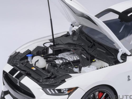 Ford Mustang Shelby GT500 Oxford White 1:18 AUTOar...