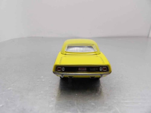 Plymouth Hemi Cuda 1971 Yellow Black 1:64 Greenlig...