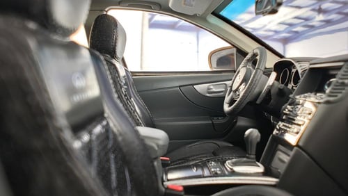 RARE Infiniti QX70 Gold 1:18 Paudi