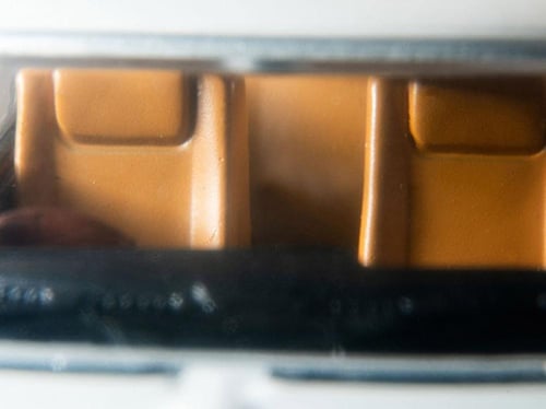 Nissan Laurel Hardtop 2000SGX White 1:64 Tomytec L...