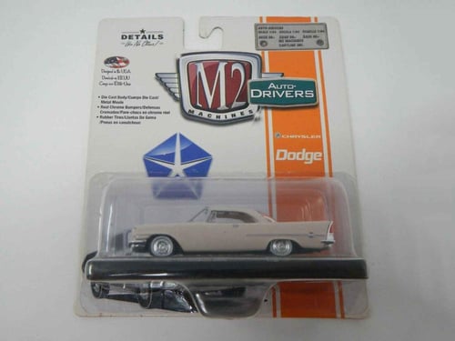 Chrysler 300C 1957 Beige 1:64 M2 Machines Auto-Dri...