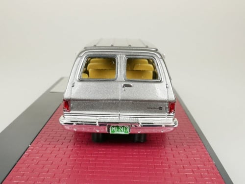 Chevrolet Suburban GMC 1981 Grey Silver 1:43 Matri...