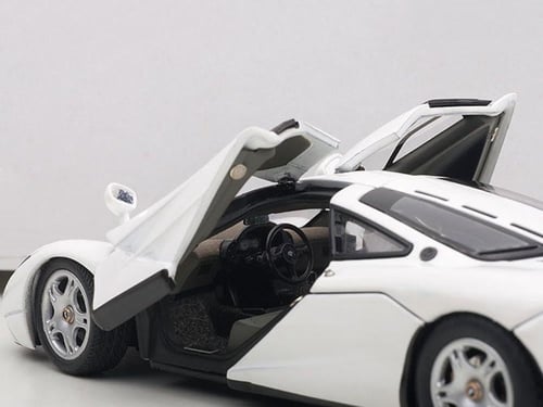 Mclaren F1 Pure White 1:43 AUTOart 56003