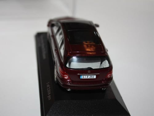 RARE Mercedes-Benz R-Class 2006 Red Metallic 1:43...