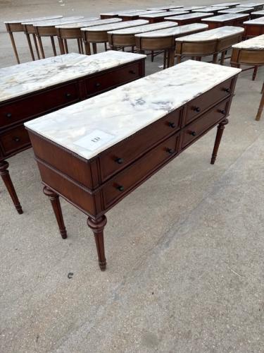 ادرج خشب بسطح رخام