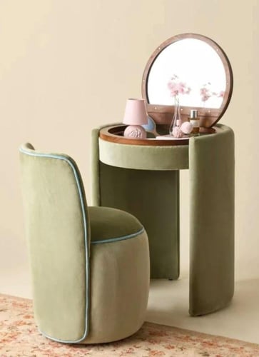 تسريحة كلاسيكيه ب عدة اللوان