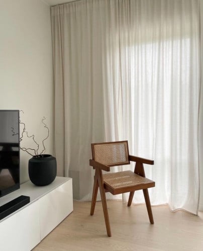 كرسي الرتان لون بني