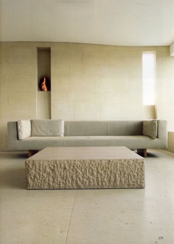 طاولة حجر كامل