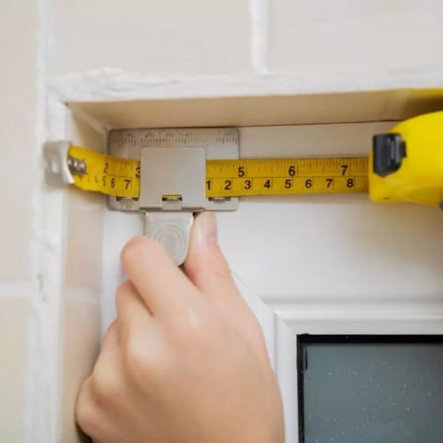 مشبك تحديد موقع القياس على المتر