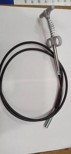 سلك تسليك معدني مرن بـ مقبض يد و رأس لاقط بـ 4 اذر...