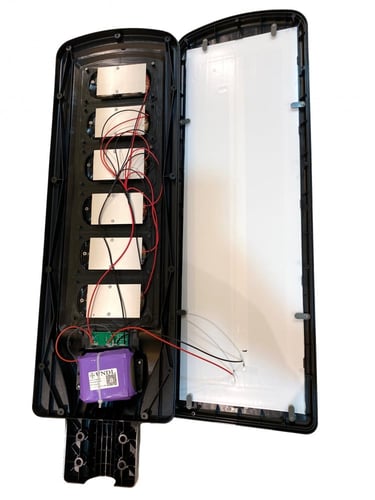 مصباح خارجي ليد 300W 30000 LM يعمل على بطارية مزود...