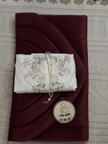 طقم صلاة سحاب + سجاد مع شرشف سحاب