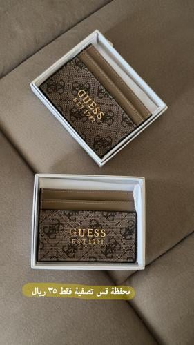 محفظة كروت guess