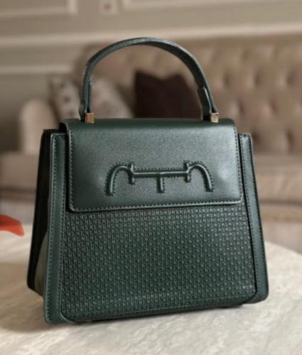 شنطة كارولينا هريرا هاي كواليتي