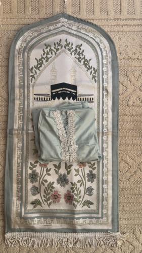 طقم اطفال يلبس من ٧ الى ٩ سنوات