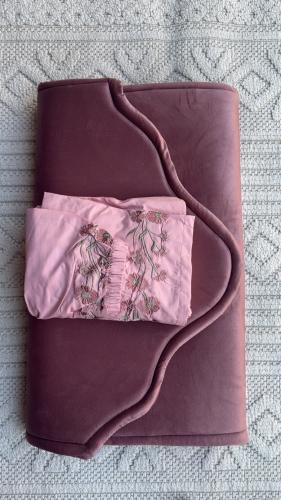 طقم صلاة ربطة + سجاد مع شرشف مرد