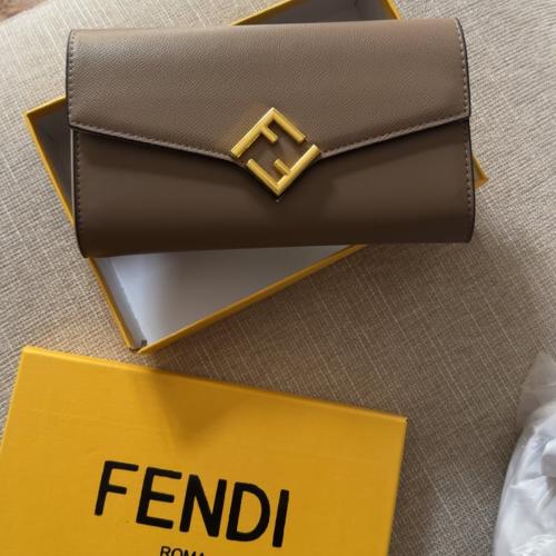 شنطة فندي