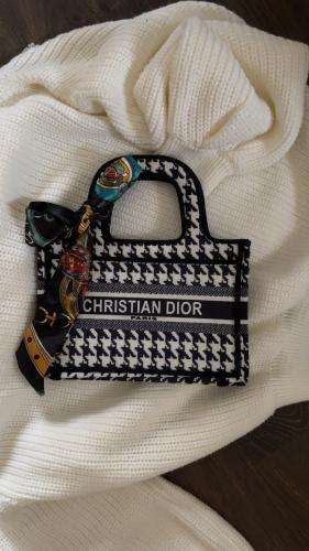 شنطة ديور فخمة مخفضة