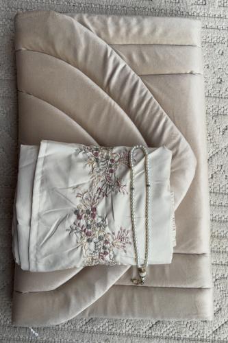 طقم صلاة ربطة + سجاد مع شرشف مرد