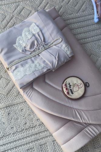 طقم صلاة + سجاد مع شرشف مرد ربطة