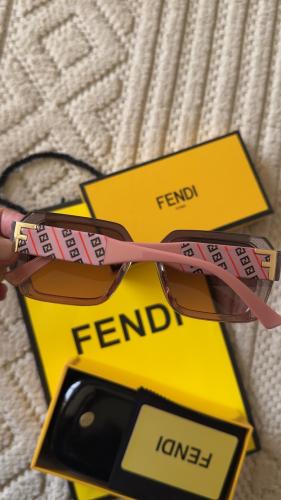 نظارة فندي فخمة جدا مع ملحقات