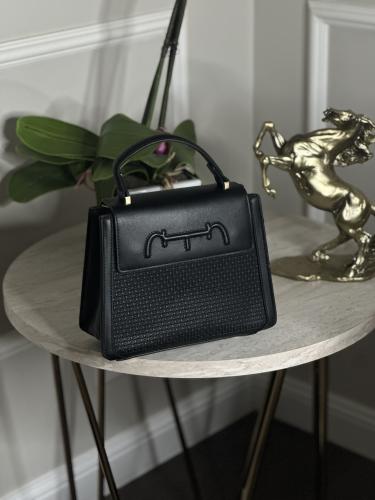 شنطة كارولينا هريرا هاي كواليتي