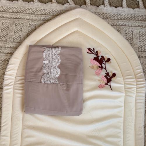 طقم اطفال ٧ الى ٩ سنه