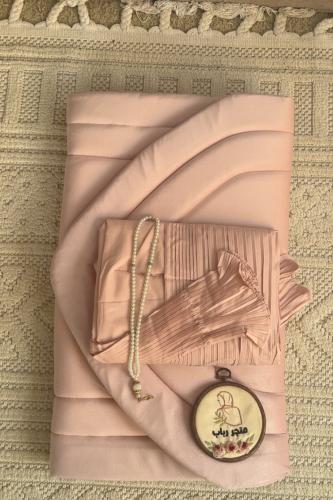 طقم صلاة + سجاد مع شرشف مرد ربطة