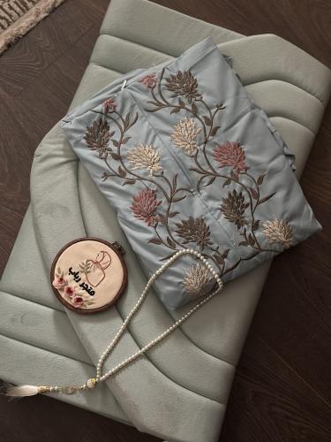 طقم صلاة + سجاد مع شرشف سحاب مقفل