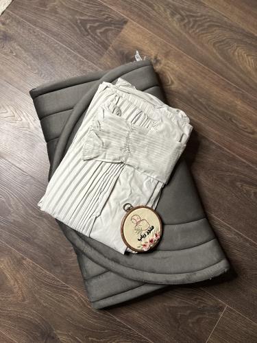 طقم صلاة + سجاد مع شرشف بيج غامق مايل للبني مرد (...
