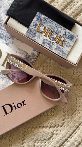 نظارة ديور فخمة جدا مع ملحقات