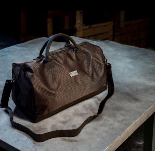 شنطة اصلي بوس boss