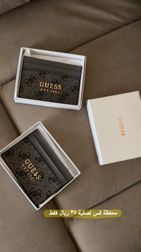 محفظة كروت guess