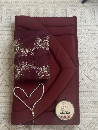 طقم صلاة + سجاد مع شرشف سحاب