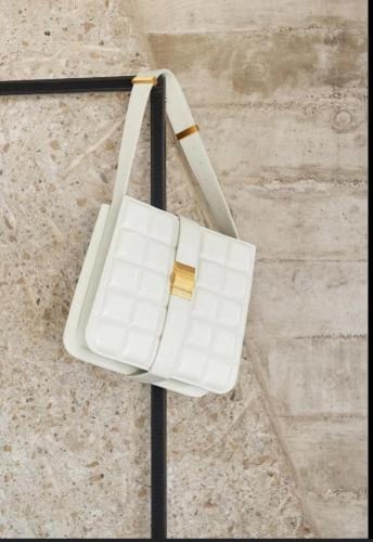 شنطة بوتيغا فخمة مخفضة