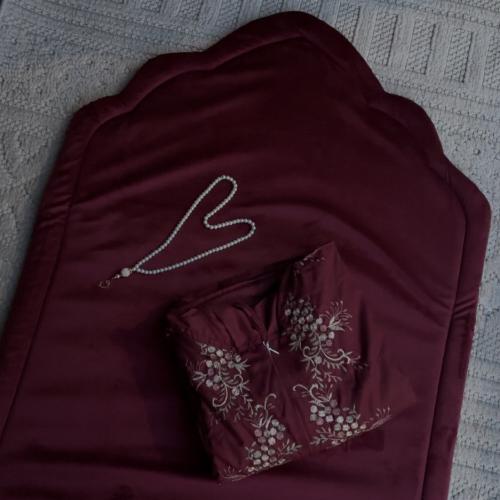 طقم صلاة سحاب + سجاد مع شرشف سحاب