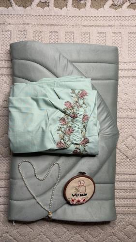 طقم صلاة + سجاد مع شرشف مرد ربطة