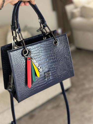 شنطة كحلي فخمة مع كيس الماركة