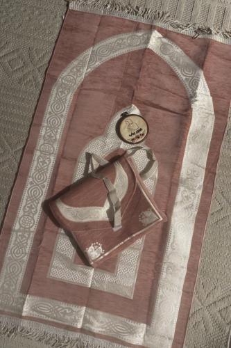 شنطة فخمة ثقيلة مقاس كبير