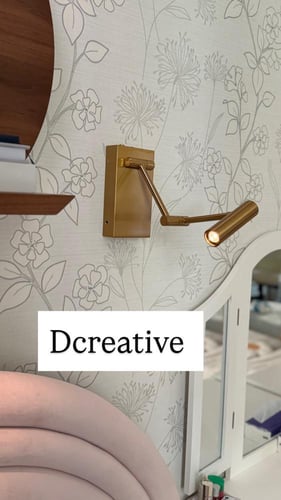 اضاءة موجهه تأتي ببطاريتين سعة كل بطارية 5200مل ام...