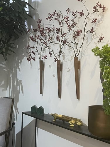 أغصان الكرز الحمراء