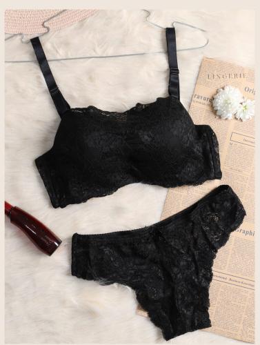 طقم لانجري دانتيل بوش اب