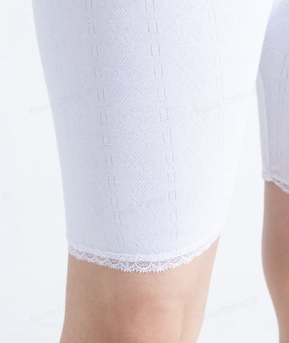 شورت نسائي مخرم ابيض