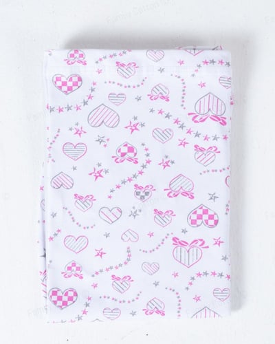 شورت نسائي أبيض مقلّم