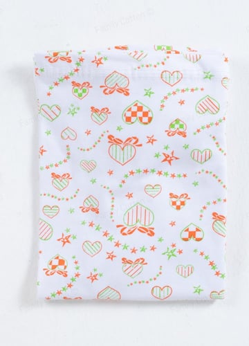 شورت نسائي أبيض مقلّم