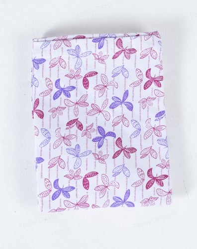 شورت نسائي أبيض مقلّم