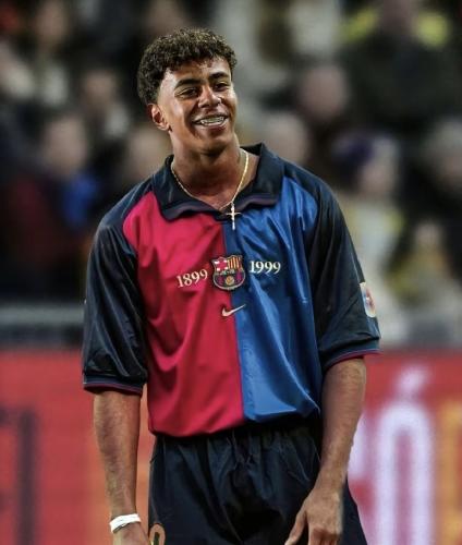 طقم برشلونة الكلاسيكي 1899/1999 اصدار الذكرى المئوية