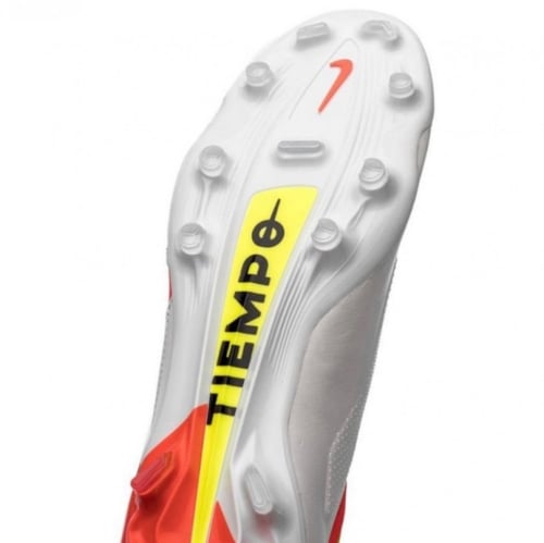 حذاء كرة قدم تيمبو من نايك