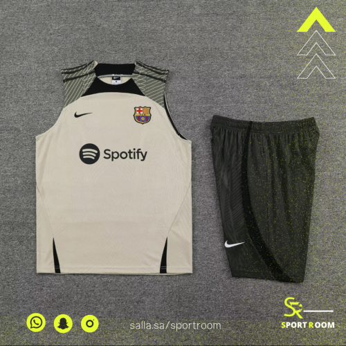 طقم برشلونة لتدريبات لموسم 2024•